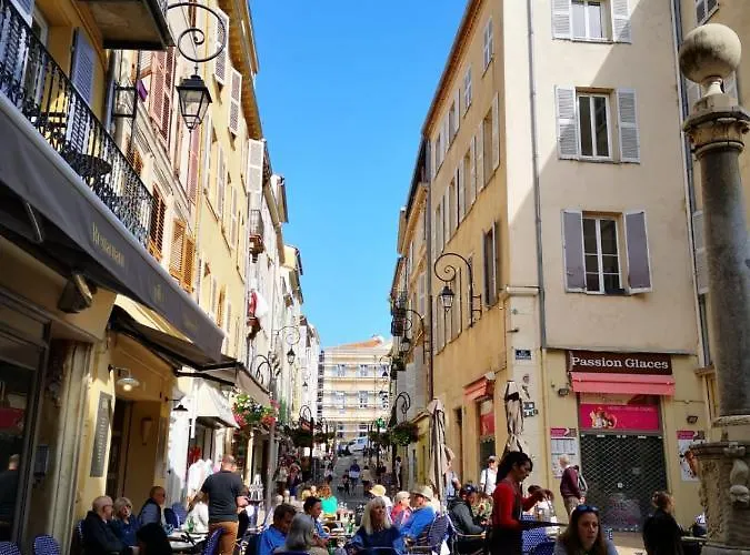 Апартаменты 5 Min To Sea Francaise Old Town