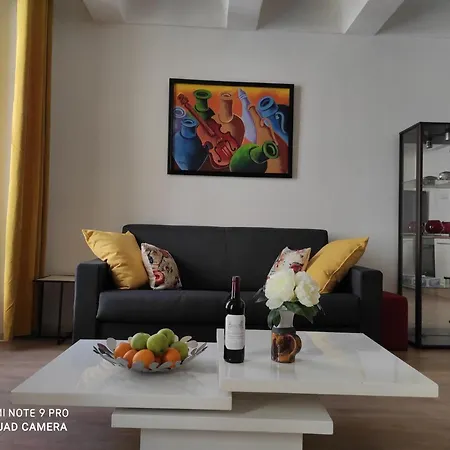 Апартаменты 5 Min To Sea Francaise Old Town *