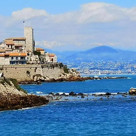 5 Min To Sea Francaise Old Town Апартаменты *