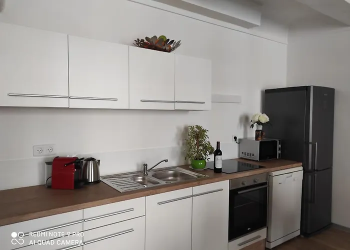 5 Min To Sea Francaise Old Town Apartment *