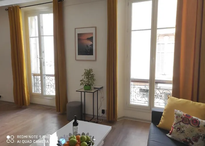 5 Min To Sea Francaise Old Town Apartment