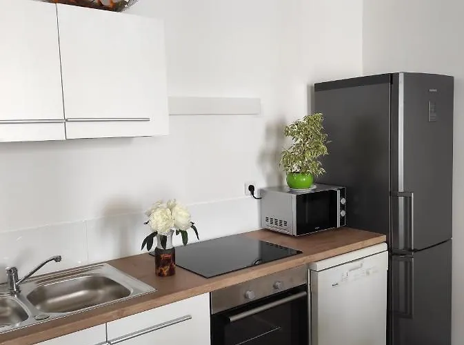 5 Min To Sea Francaise Old Town Apartment *